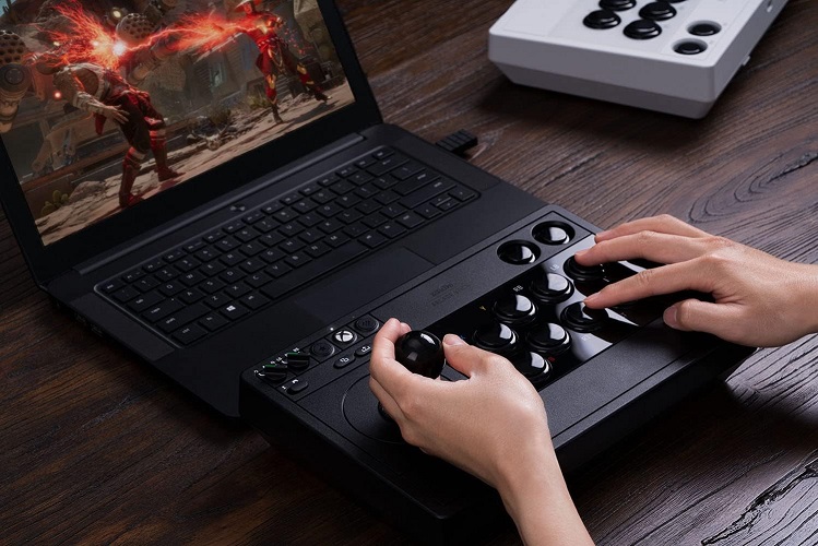 8BITDO Controle Bluetoth e Com Fio Arcade Stick Para Xbox e PC Preto