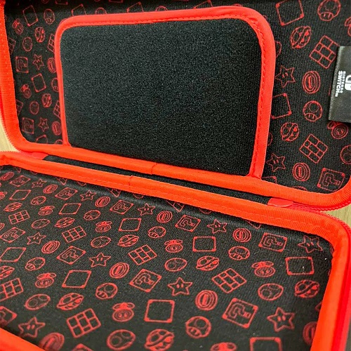 Estojo de Viagem Hori Alumicase Edição Super Mario para Nintendo Switch e Oled